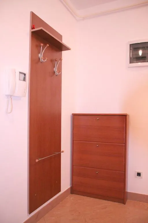 Apartment Rona Una Ičići